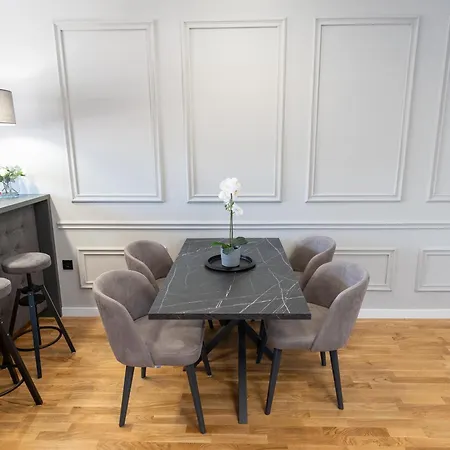 Royal Comfort Apartment *